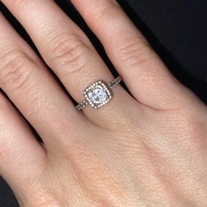 Pandora ring * SOLD ON MER CARI